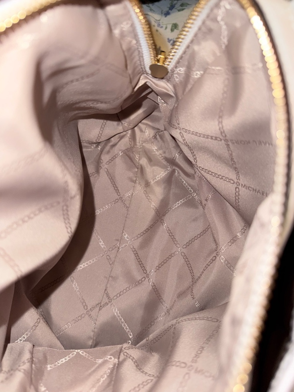 Michael Kors Ivory Pebbled Leather Backpack with Gold Hardware - Picture 7 of 9
